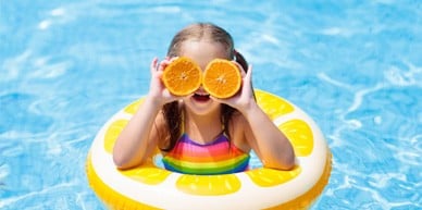 Nous vous délivrons nos conseils pour mieux appréhender l'été et pouvoir en profiter pleinement avec vos enfants !