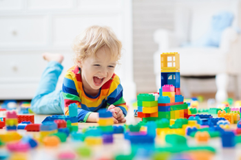Quel est le rôle du jeu dans le développement de l’enfant ? Rire et s'amuser !