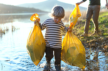 Le coin des parents : Comment sensibiliser les enfants à l’écologie ? Le World Clean Up Day