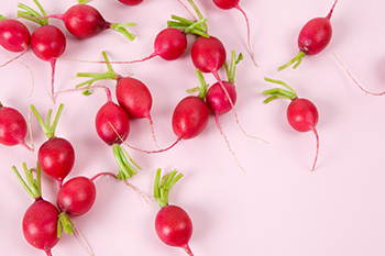 5 fruits et légumes à faire découvrir à vos enfants en mars : le radis !
